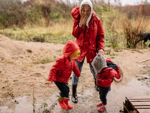 Hartowanie dzieci, czyli spacery w deszczu 